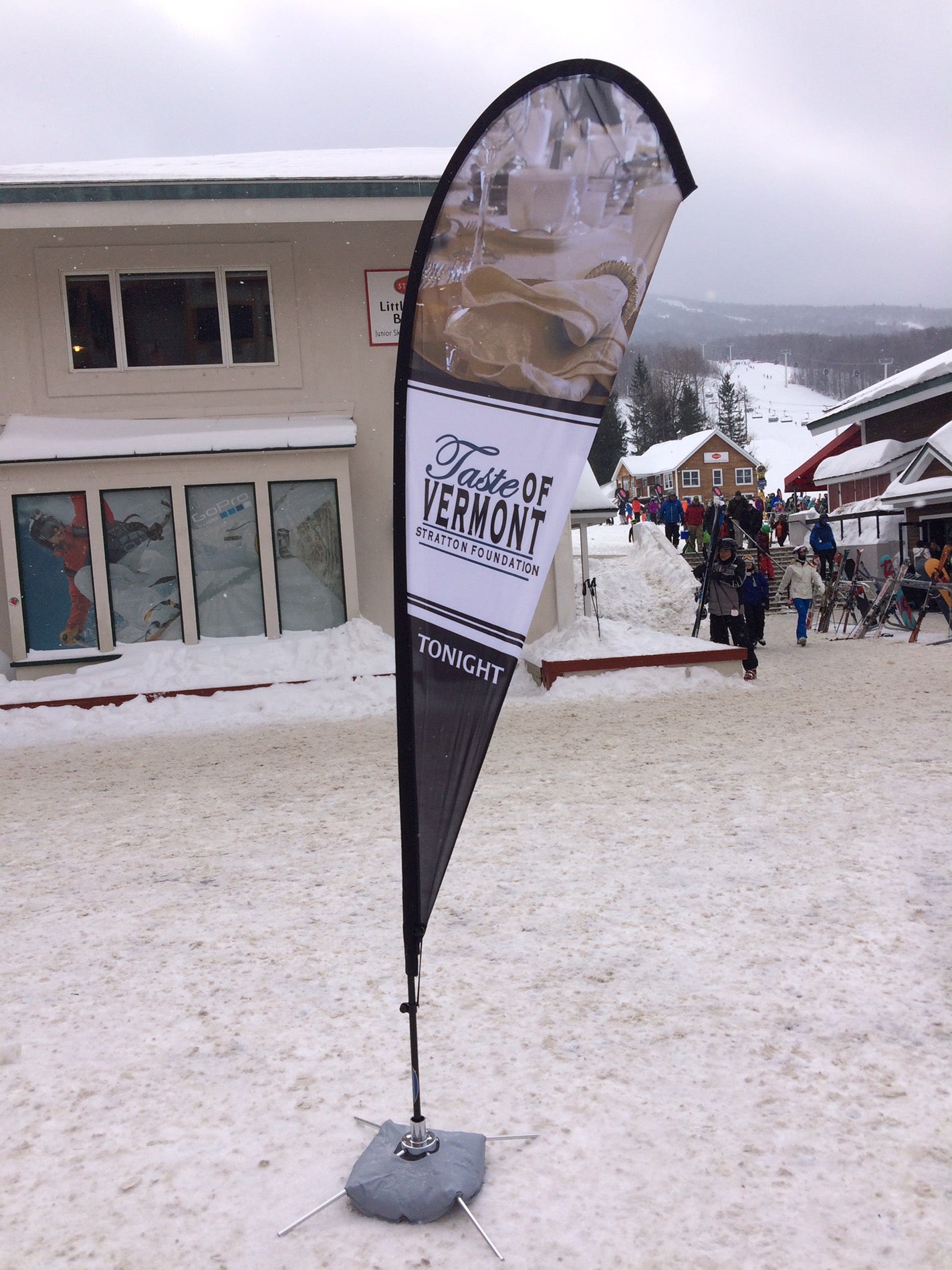 Feather Flags & Feather Banners (Swooper Flags)